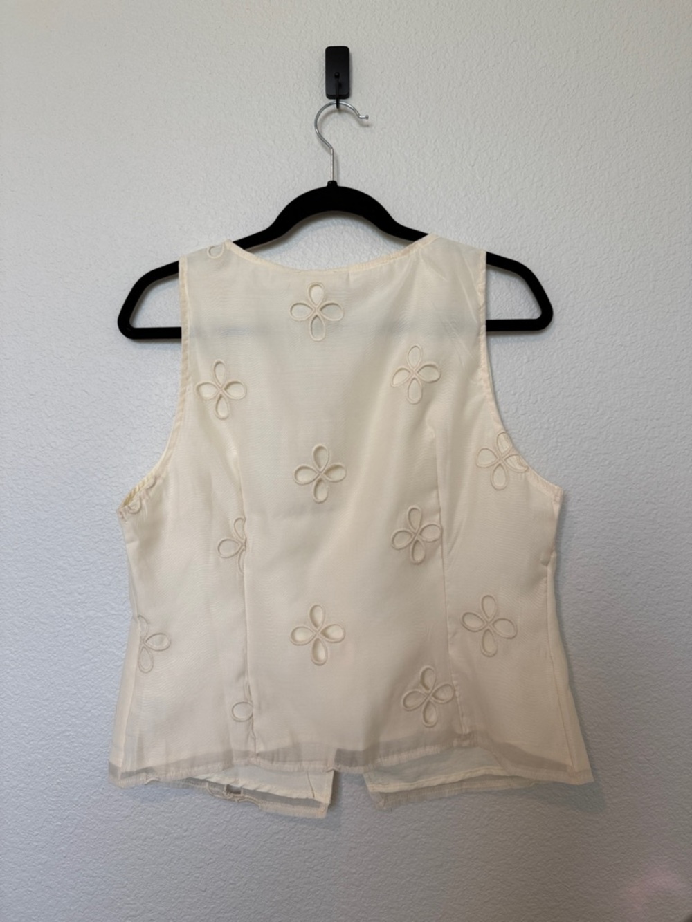 Böhme Andie Embroidered Button Up Top - Picture 4 of 7